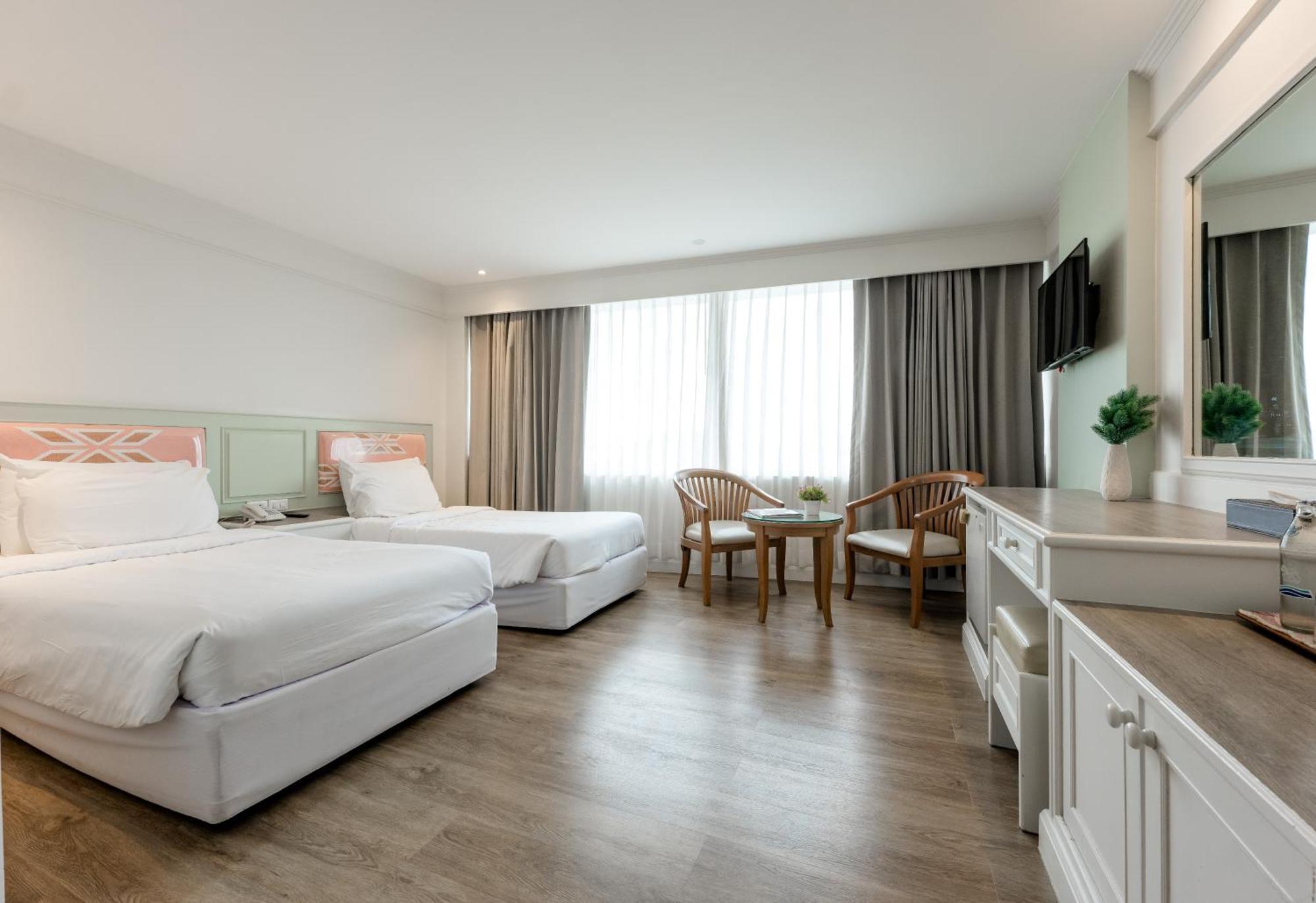 Dhevaraj Hotel Nan Zewnętrze zdjęcie