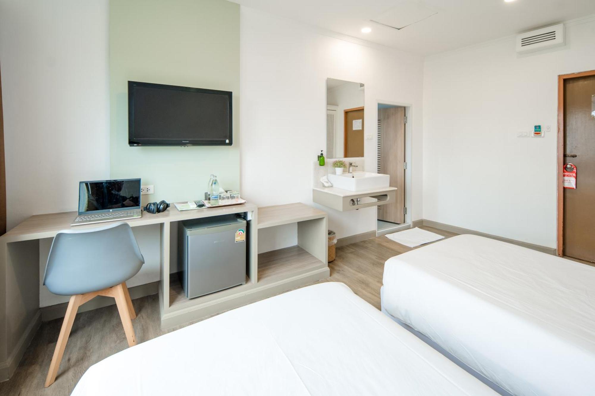 Dhevaraj Hotel Nan Zewnętrze zdjęcie