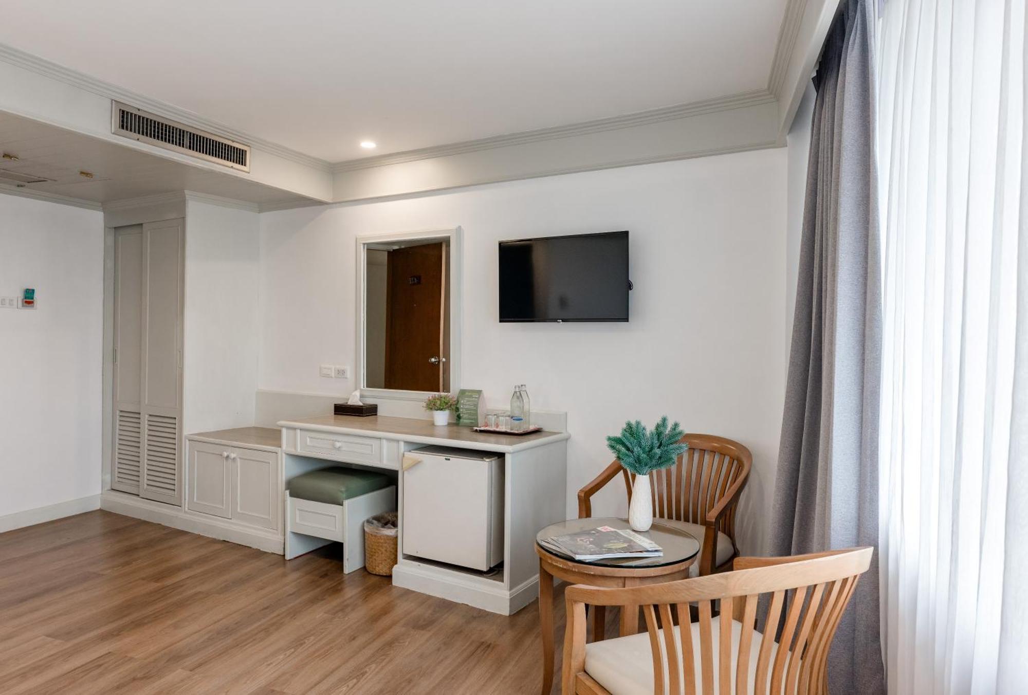 Dhevaraj Hotel Nan Zewnętrze zdjęcie